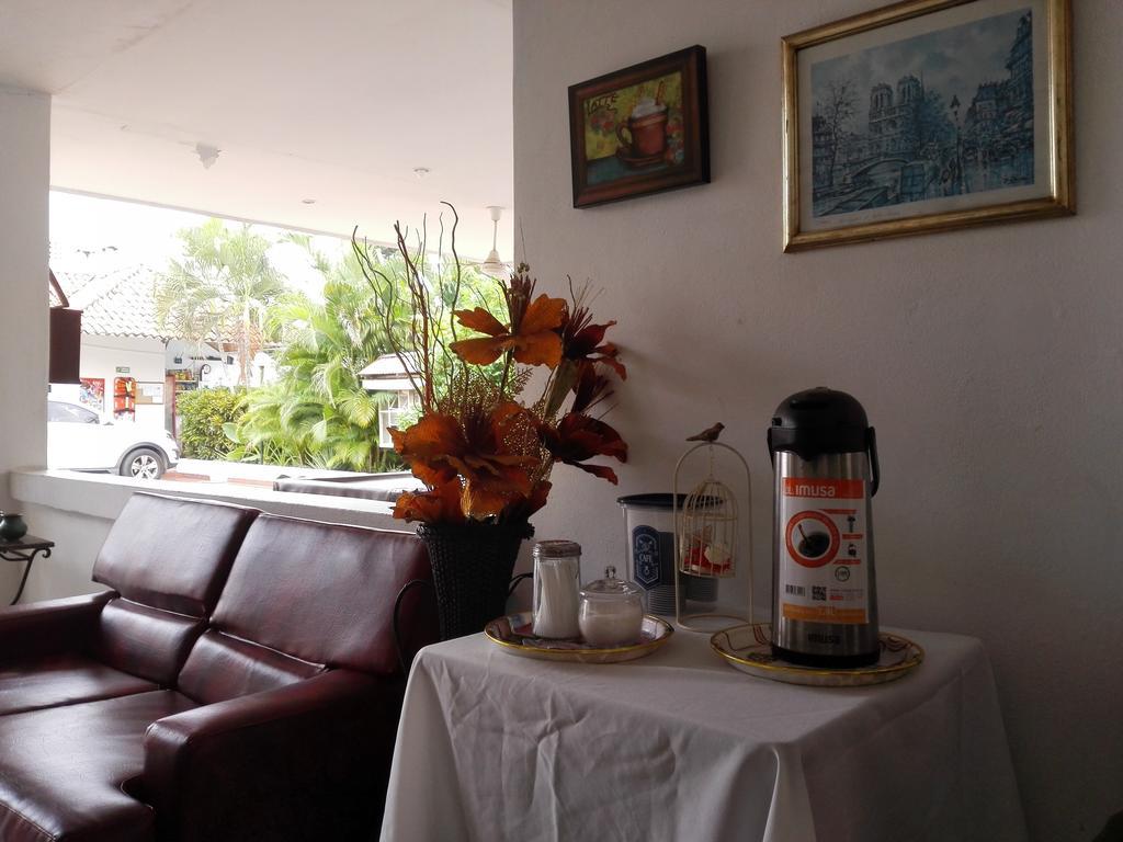 Hotel Villa Ricaurte Extérieur photo