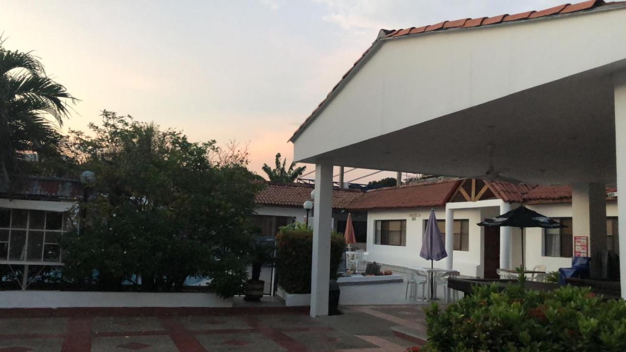 Hotel Villa Ricaurte Extérieur photo